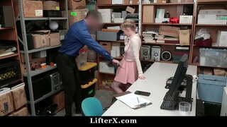 پلیس Fucks در سرقت نوجوانان