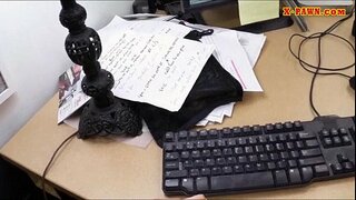 Dude ਨਾਲ ਇੱਕ ਸੌਦਾ ਕੀਤਾ ਸੀ ਤਾਜ਼ਾ ਕਾਰੋਬਾਰ ਔਰਤ ਨੂੰ ਕਰਨ ਲਈ ਉਸ ਨੂੰ ਪੈਸੇ ਦੀ ਹੈ