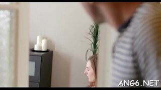 ���ुरुचिपूर्ण कसबी Niki अच्छी तरह से चल रही